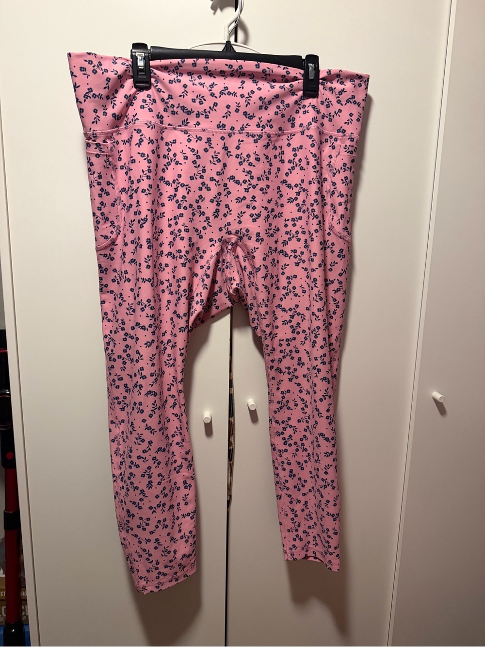 Old Navy Pink Leggings with Navy Floral Print